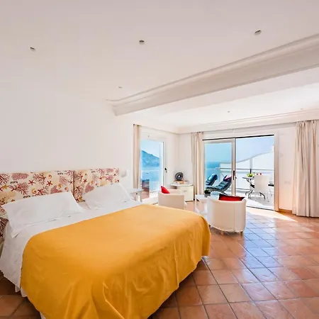 Guest house Anfitrite 2*
